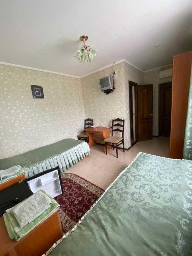 Золотий Лев Hotel Zvenyhorodka Luaran gambar