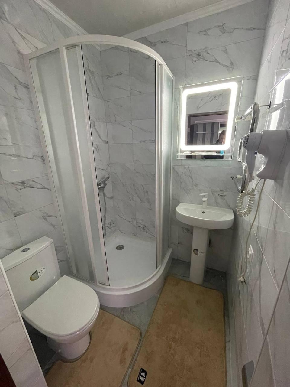 Золотий Лев Hotel Zvenyhorodka Luaran gambar